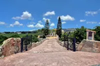 Fabulous Villa in Coral Bay Near Beach, Amenities