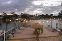 Bay Palms Waterfront Resort - Hotel and Marina