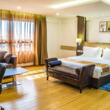 The Ole-Ken Hotel