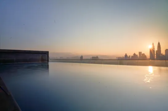 Regalia Residence @ KLCC View Sky Pool by MC Thư giãn & Giải trí Photos