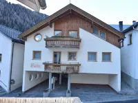 Nice Apartment in Samnaun with Garden Hôtels à proximité de : Bergbahnen Samnaun AG