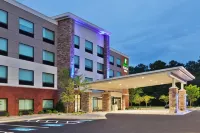 Holiday Inn Express & Suites Fayetteville Hotels in Peachtree City