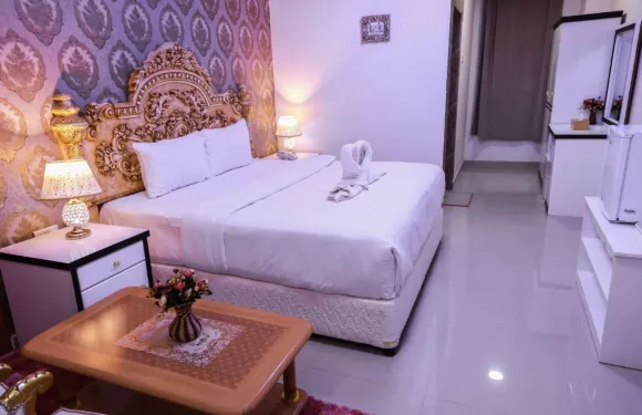 首都O 141金色光芒酒店