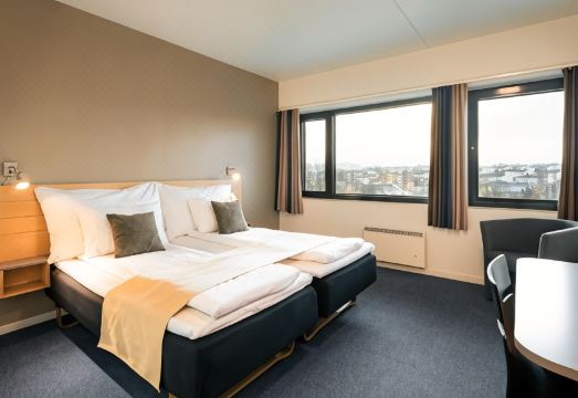 세인트 스비툰 호텔 로비 및 카페