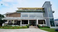 The Highland Park Resort Bogor Hotels near Base station Batugede YB1DNF