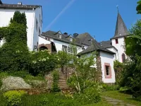 Burghaus & Villa Kronenburg Hôtels à : Hellenthal