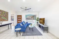 Zenbythecoast Front Porch Lawn Outdoor Dining Hotels near Charles Darwin University