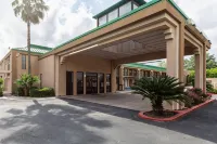 Quality Inn Hotels in Alexandria