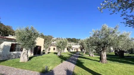 Resort Petrasia Отели в г. Sapri