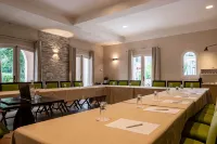 Best Western LOrangerie Hotels in Caissargues
