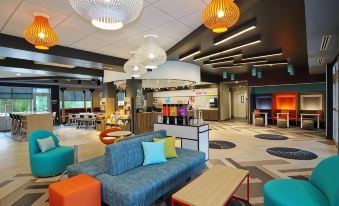 Tru by Hilton Meridian