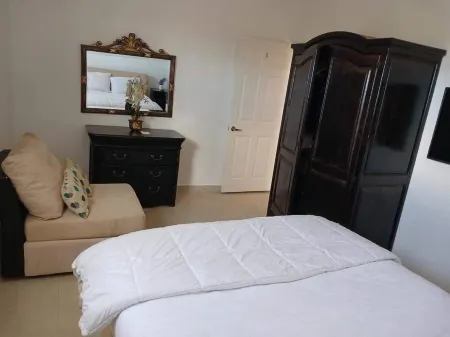 Condo with sea view (unit 2)