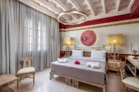 10GR Boutique Hotel & Wine Bar