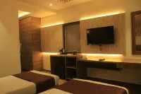 Hotel Sahyadri - bar