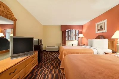 Travelodge by Wyndham Sturgis Trojan Timbers Park附近的飯店