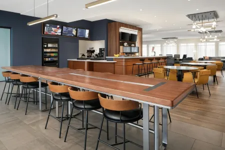 Courtyard Kodak Sevierville Отели в г. Кодак