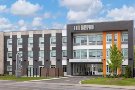 Hotel Railwayparc Montreal, Tapestry Collection by Hilton