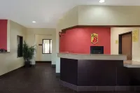 Super 8 by Wyndham Lees Summit Hotels in Raymore