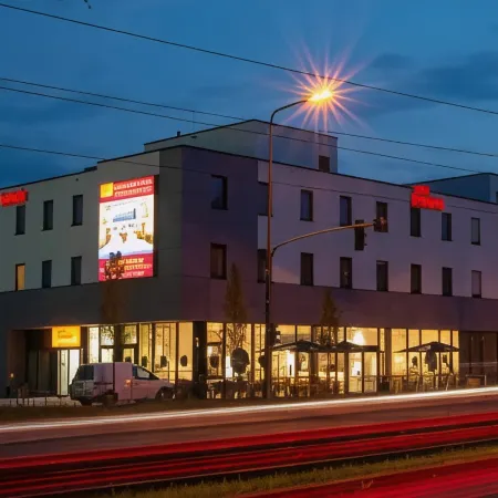 McDreams Hotel Düsseldorf-City Отели рядом с достопримечательностью «Хассельс»