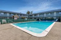 Travelodge by Wyndham Florence Hotels in Florence