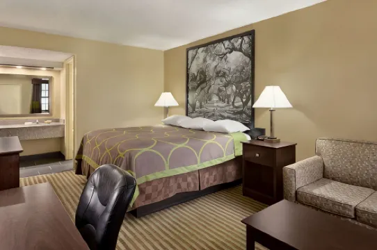 Super 8 by Wyndham Ruston