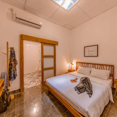 Bhumi Hostel Hotels near Kerajinan Perak Dan Tanduk Harjo Soemarto