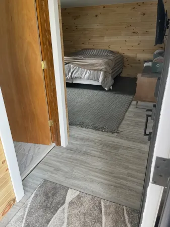 Cozy Studio with Smart TV and Private Parking - Charming Retreat