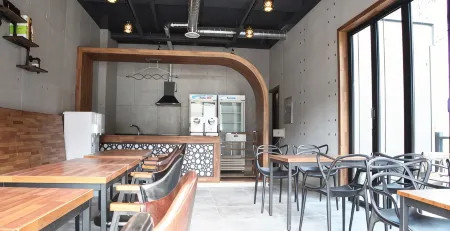 Yeongam Vivache Pension Отели рядом с достопримечательностью «Daebul University»