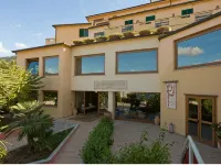 Hotel la Perla Del Golfo Hotels near Poggio