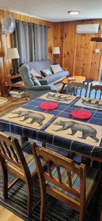 Cabin near ORV trails, lake St. Helen, Houghton Lake and golfing!