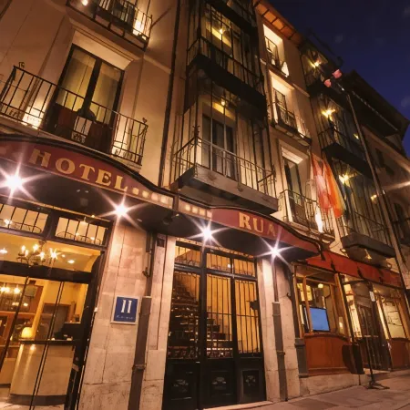 Hotel Rua Salamanca Отели рядом с достопримечательностью «Roman Bridge»