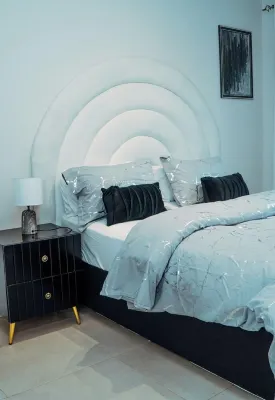 New, stylish 2 Bed, 2 bath Apartment in the heart of Rosebank. No Loadshedding! 와벌리 호텔