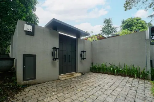 Vila Shopie WonderHouz Hotel di Singosari