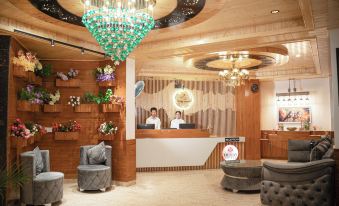 The White Season Resort