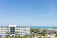 Beachside Hotel & Suites