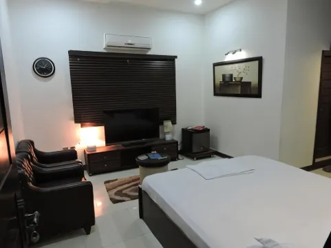 Jannat Guest House Hyd ハイデラバードのホテル