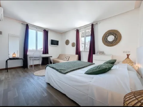 هوتل ريستورانت لي 3 تيراسيز فنادق في 