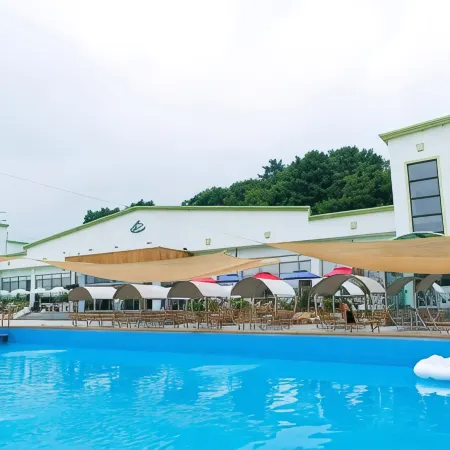 Jeongeup Geumgang Duseungsan Glamping