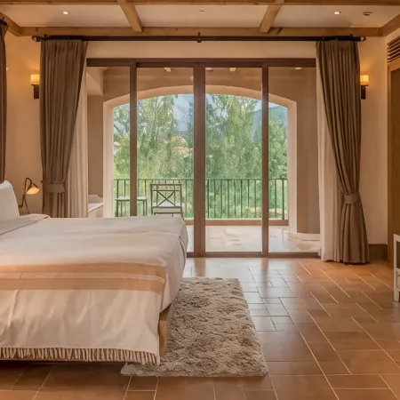 Toscana Valley Town Square Suites