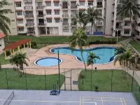 Homestay WaDi 2 with pool near beach - 2-Star