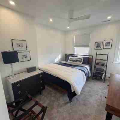 Historic Georgetown Home Overlooking Rose Park with Elevator Rooms