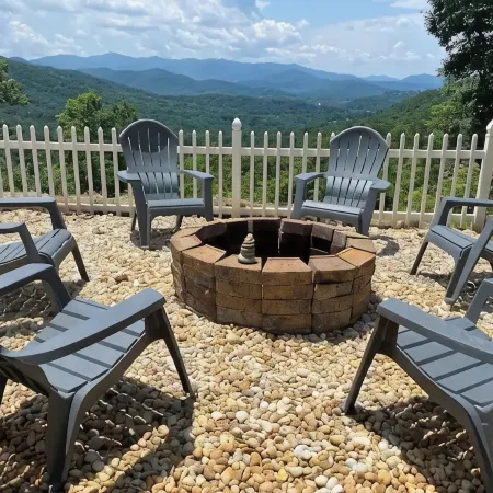 The Perfect View -Hiawassee upscale mountain cabin
