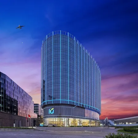 Regala Skycity Hotel by Regal Hotels Отели рядом с достопримечательностью «Аутлет Citygate»