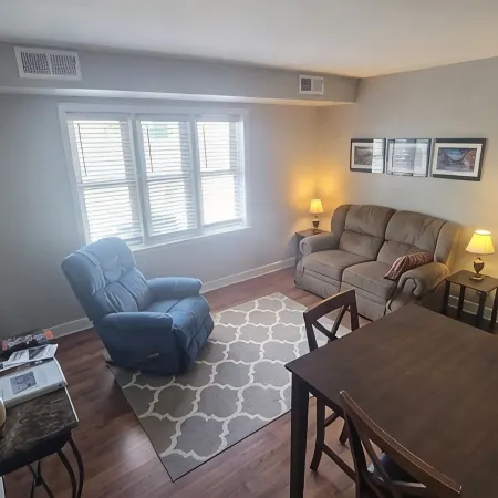 2 Bedroom Travelers Suite with Queen and Full Bed