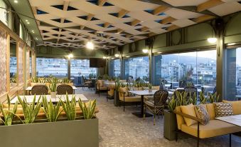 Zeus Essence Athens Central