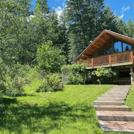 Stunning Custom Made Log Home- on 30 acres