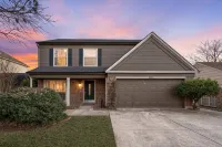Spacious Modern Home w/ Pool • Hot Tub • Game Room - Homestays