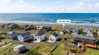 Beachfront Ada Cottage: Elevator, Sauna, Fire Pit - 4-Star