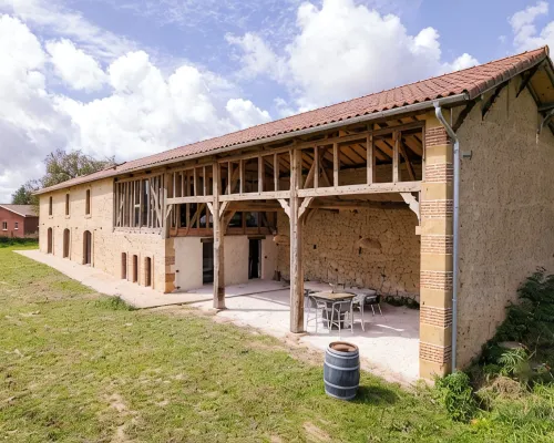 In the heart of the Gers countryside, discover the Gîte Laborde Hôtels à : Monpardiac