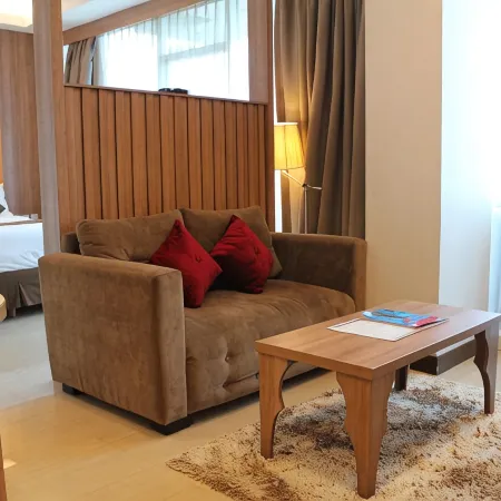 D'Primahotel Mega Kuningan Отели рядом с достопримечательностью «Статуя Панчоран»